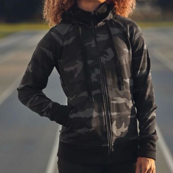 ATHLETA Triumph Printed Hoodie XS Camo Print Sweatshirt Jacket NEW - Picture 9 of 9